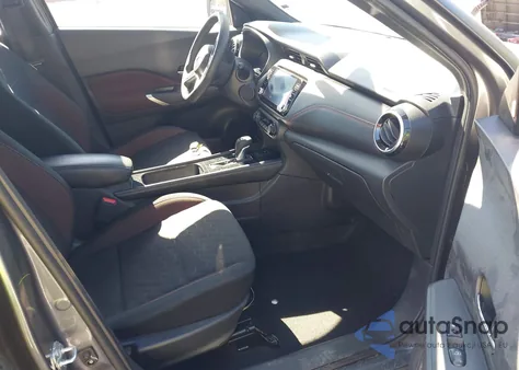 2024 Nissan Kicks Sr Xtronic Cvt из США, поврежденный, VIN 3N1CP5DV4RL488500